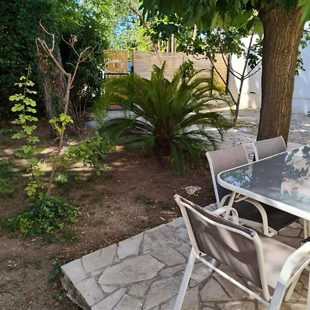 Charmante Maison 2 Proche Du Centre Jardin بيت للعطل